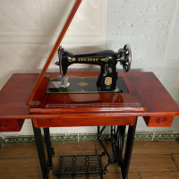 Máy gia đình Brother Nhật bàn đạp chân truyền thống ( bàn gỗ cây)