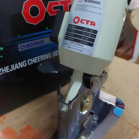 Máy cắt vải cầm tay Octa RS 110
