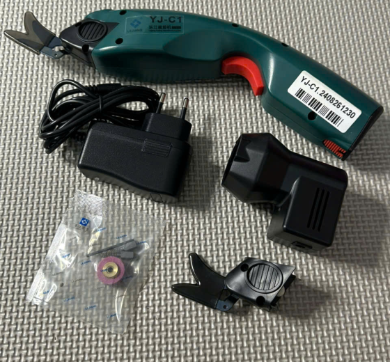 Kéo Cắt Vải Bằng Pin YJ C1