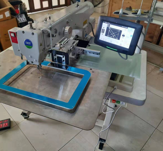 MÁY LẬP TRÌNH MỚI 