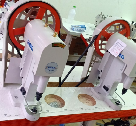 MÁY DẬP NÚT ĐỒNG TAKING