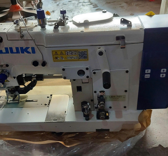 MÁY THÙA KHUY LIỀN TRỤC JUKI LBH-781