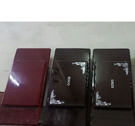 Bàn dáng ép máy may gia đình cỗ điển xưa