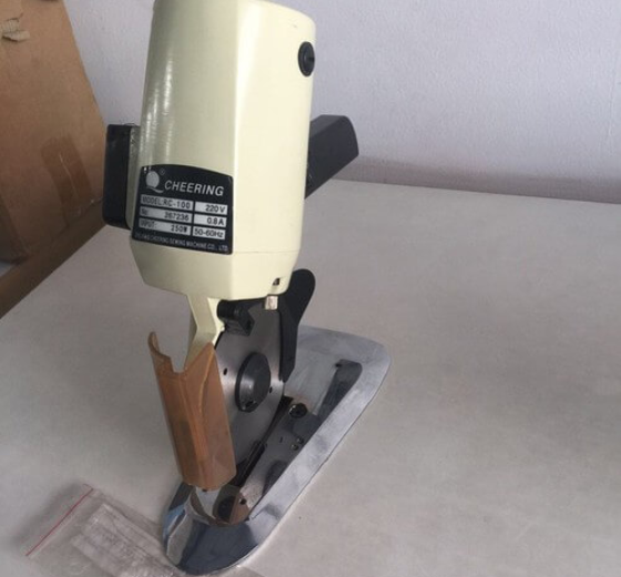 Máy cắt vải cầm tay CHEERING RC-110