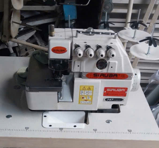 Máy vắt sổ liền trục 2 kim 4 chỉ Siruba 747f TQ cũ
