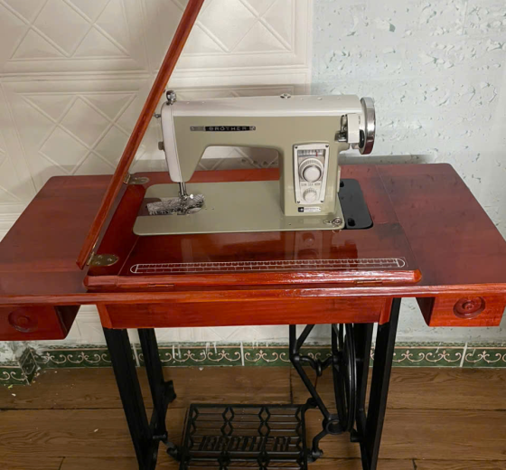 Máy gia đình Brother Nhật bàn đạp chân truyền thống (brother 2 da)