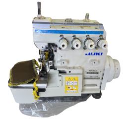 Máy vắt liền trục 4 chỉ  JUKI 3600